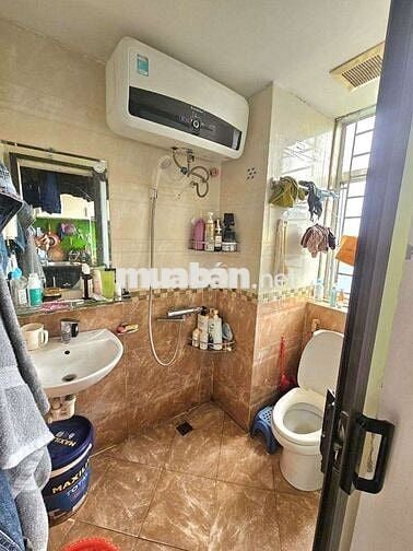 Bán gấp căn A6 Nam Trung Yên. DT 50m gồm 2pn, 1wc.