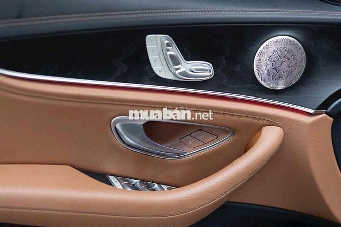 Mercedes Benz E Class 2022 E300 AMG - Bank 90%