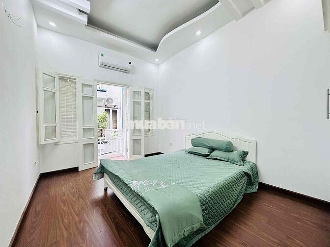 BÁN NHÀ XUÂN THUỶ 42m2- 40m RA Ô TÔ -DÂN XÂY GIÁ HƠN 10 TỶ