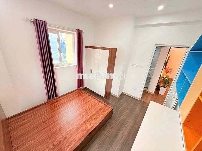 Bán căn chung cư Nam Trung Yên, Cầu Giấy, 2 ngủ đủ nội thất ở ngay
