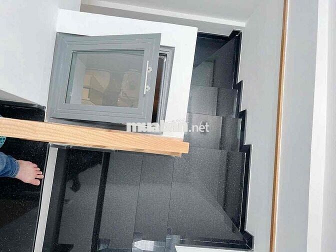 BÁN NHÀ CĂN GÓC 2 MẶT TIỀN ĐƯỜNG NGUYỄN KHOÁI Q4 - 87m2 - Ô TÔ ĐỖ CỬA