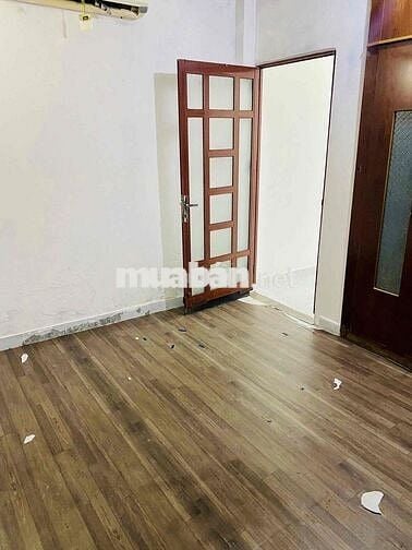 NHÀ MẶT TIỀN HẺM 1 TRỆT 2 LẦU 3 PHÒNG NGỦ .QUANG TRUNG GV