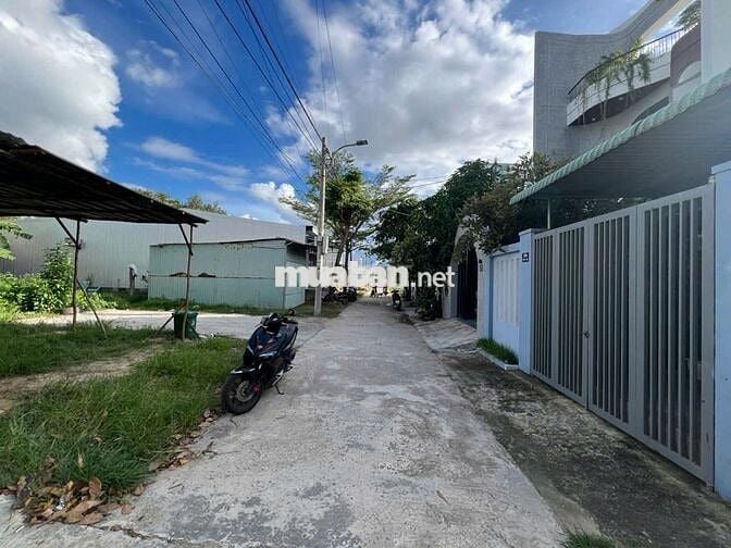 Đất đẹp vuông vức - khu dân cư đông. Đường ôtô – gần Nam Kỳ Khởi Nghĩa