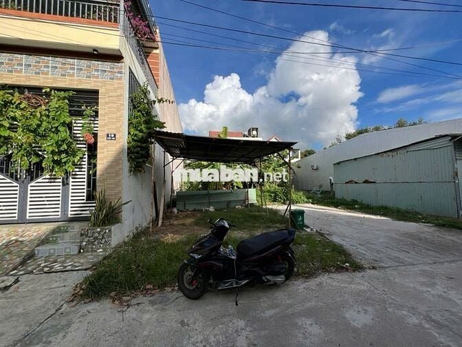 Đất đẹp vuông vức - khu dân cư đông. Đường ôtô – gần Nam Kỳ Khởi Nghĩa