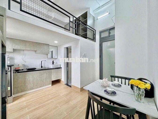 Căn hộ duplex full nội thất cửa sổ trời gần Chợ Bà Chiểu