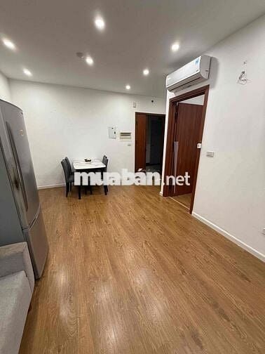 Chung cư C1 Tầng cao View hồ mát đầy đủ đồ
