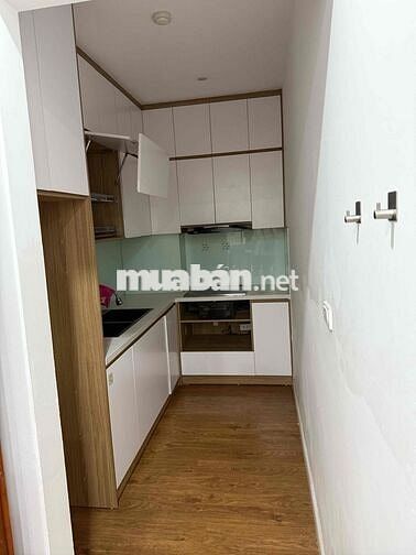 Chung cư C1 Tầng cao View hồ mát đầy đủ đồ
