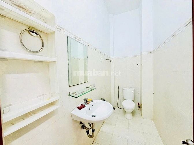 ANH MINH CẦN BÁN GẤP NHÀ MẶT TIỀN 1 TỶ 680 ĐANG CHO THUÊ 8TR/1 THÁNG