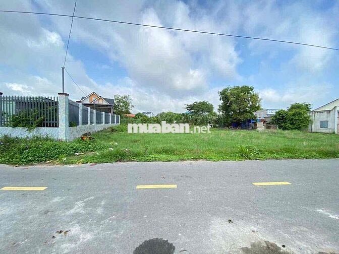 Miếng đất mặt tiền đường lớn, kinh doanh được, bấm bụng bán giá thấp