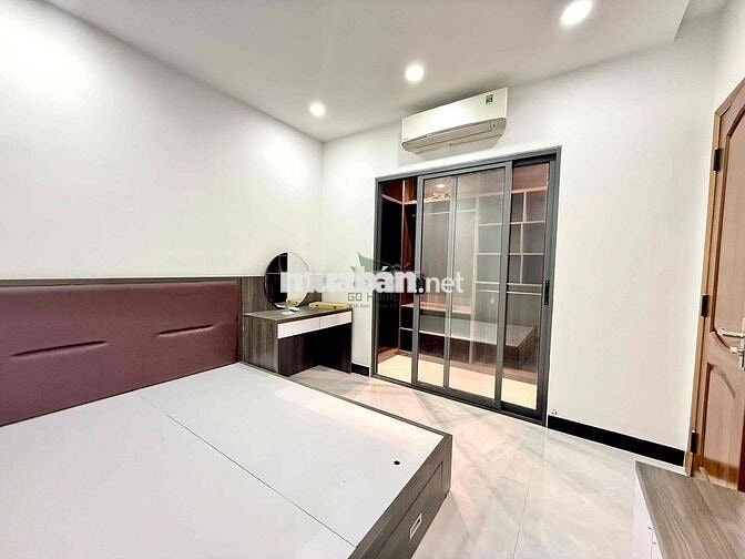CHO THUÊ NHÀ KINH DOANH 4 PHÒNG NGỦ MẶT ĐƯỜNG CHÍNH KHU HÀ QUNAG 2