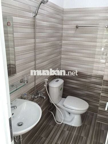 Nhà hẻm oto 4 PN Thích Quảng Đức giá chỉ 17,5tr