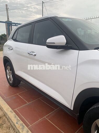 Hyundai Creta Tiêu chuẩn 2022 trắng nhập khẩu