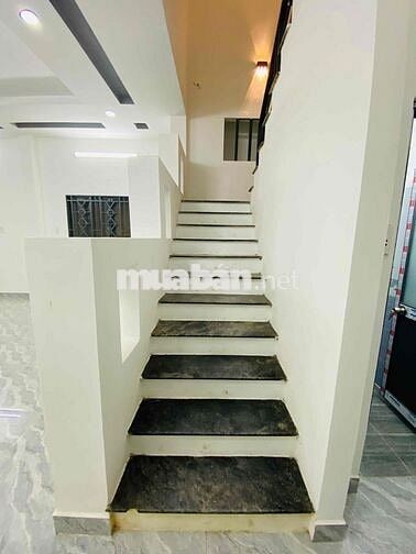 Thuê nhà mặt tiền kd Nguyễn Thị Sáu, 3 tầng 90m2, chỉ 10tr