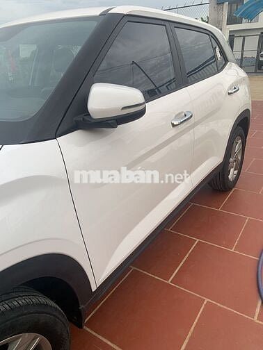 Hyundai Creta Tiêu chuẩn 2022 trắng nhập khẩu