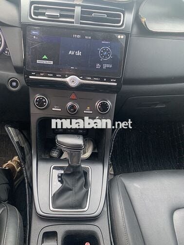 Hyundai Creta Tiêu chuẩn 2022 trắng nhập khẩu