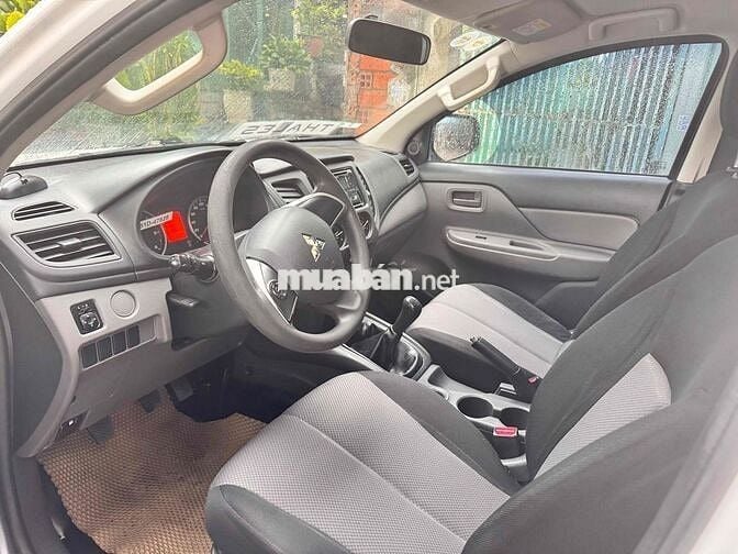Mitsubishi Triton 2019 4x2 số sàn - 140000 km