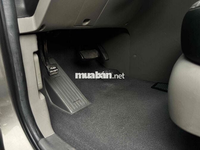 Kia Carnival 2011 -Nhập Hàn 8 Chỗ-Tự Động Đẳng Câp
