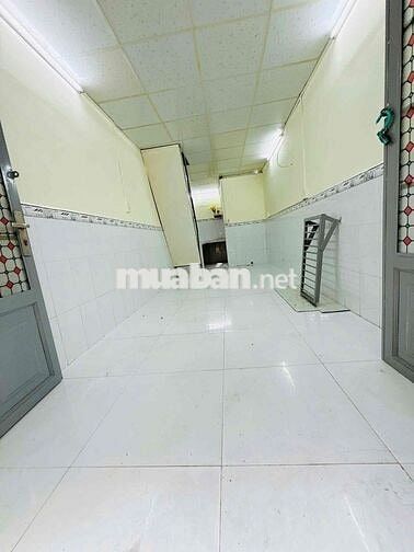 Cho thuê nhà P1 Q5. DT 2m50x8,5 .1 lầu .2 phòng .1 tolet