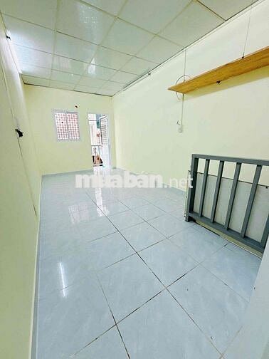 Cho thuê nhà P1 Q5. DT 2m50x8,5 .1 lầu .2 phòng .1 tolet