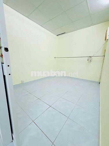 Cho thuê nhà P1 Q5. DT 2m50x8,5 .1 lầu .2 phòng .1 tolet