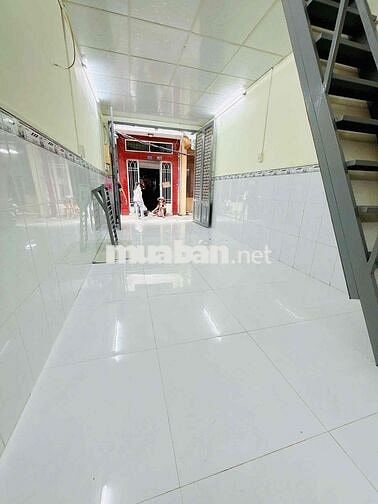 Cho thuê nhà P1 Q5. DT 2m50x8,5 .1 lầu .2 phòng .1 tolet
