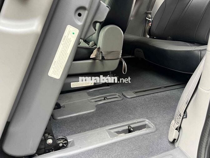 Kia Carnival 2011 -Nhập Hàn 8 Chỗ-Tự Động Đẳng Câp