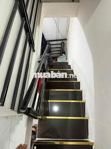 Bán Nhà 467 Lê Văn Lương Cách mặt tiền vài bước đi