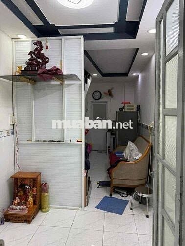 Bán Nhà 467 Lê Văn Lương Cách mặt tiền vài bước đi
