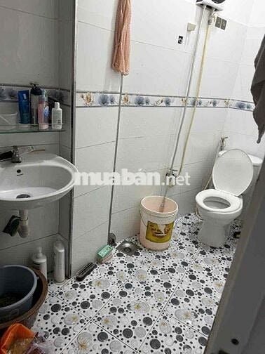 Bán Nhà 467 Lê Văn Lương Cách mặt tiền vài bước đi