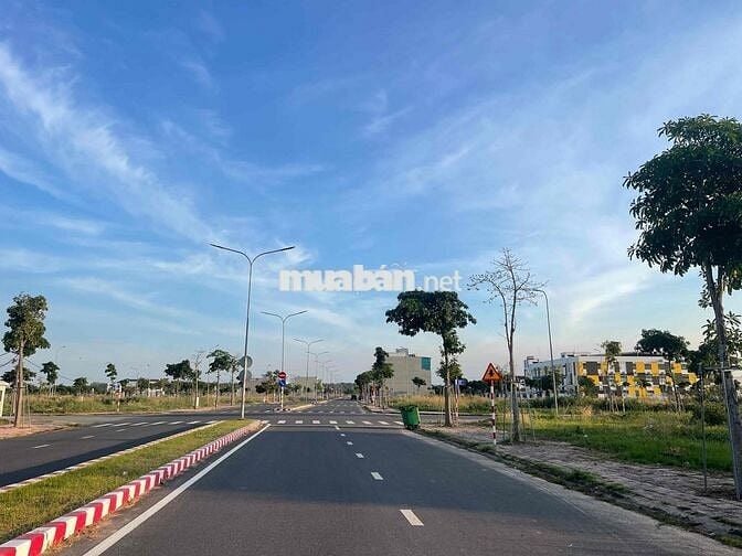 Kẹt tiền bán lô A28 Mega 1 city đối diện trường học chỉ 1,1 tỷ bao phí