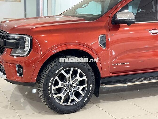 FORD EVEREST TITANIUM 1 CẦU 2023 - 51000 km