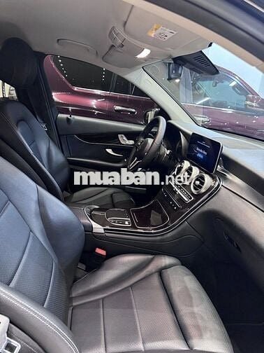 MERCEDES GLC200 Model 2022 Màu Đen