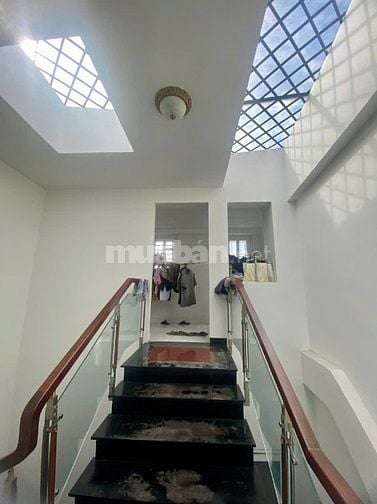 BÁN NHÀ KHU LIỀN KỀ P15 TÂN BÌNH