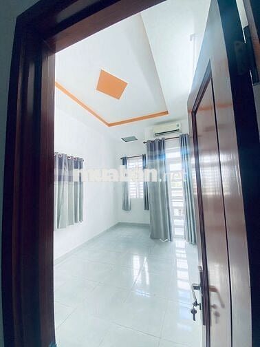 có căn nhà ở Ao đôi, Bình Tân,DT24m2, 2 lầu giá 2ty35,SHR,hẻm oto