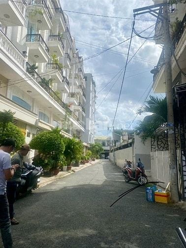 BÁN NHÀ KHU LIỀN KỀ P15 TÂN BÌNH