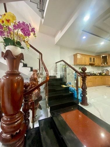 BÁN NHÀ KHU LIỀN KỀ P15 TÂN BÌNH