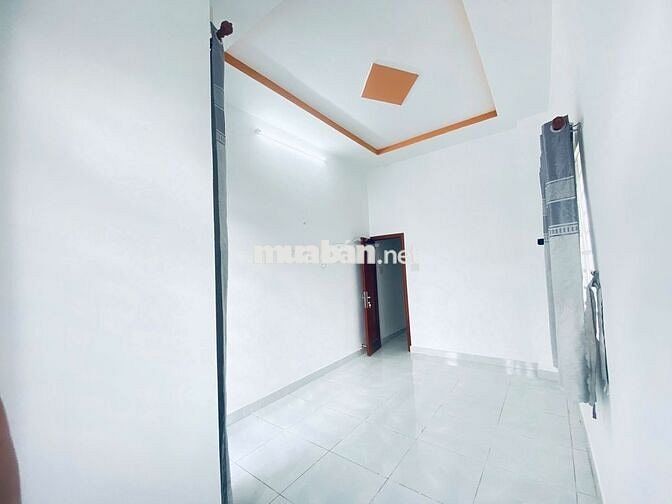 có căn nhà ở Ao đôi, Bình Tân,DT24m2, 2 lầu giá 2ty35,SHR,hẻm oto