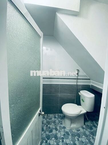có căn nhà ở Ao đôi, Bình Tân,DT24m2, 2 lầu giá 2ty35,SHR,hẻm oto