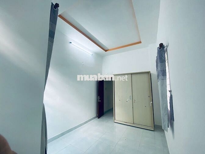 có căn nhà ở Ao đôi, Bình Tân,DT24m2, 2 lầu giá 2ty35,SHR,hẻm oto