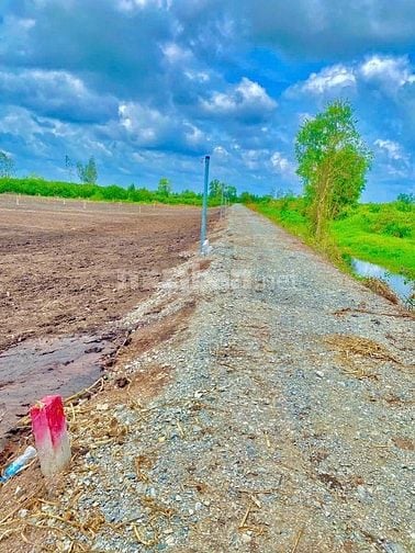 500mv vườn 390 triệu trọn sổ xe 7 chỗ thoải mái View Sông đẹp .