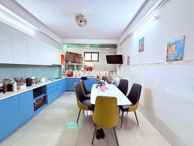 Bán nhà mặt tiền Nguyễn Văn Quá