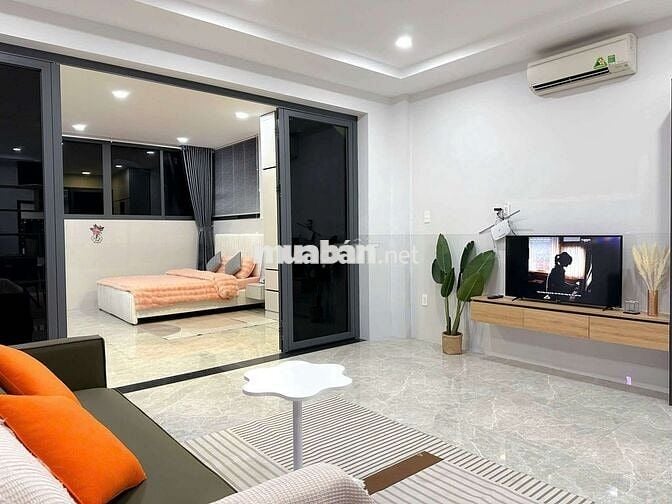 1 phòng ngủ ban công rộng 50m2 - Full nội thất - Mặt tiền đường - Q7