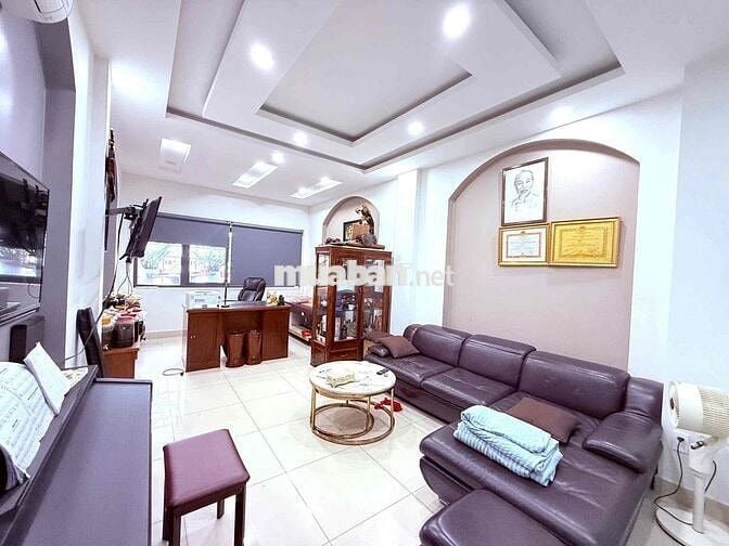 Bán nhà mặt tiền Nguyễn Văn Quá
