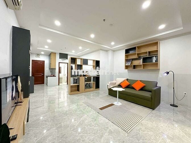 1 phòng ngủ ban công rộng 50m2 - Full nội thất - Mặt tiền đường - Q7
