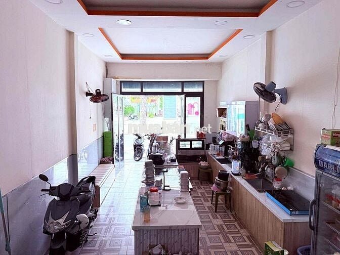 Bán nhà mặt tiền Nguyễn Văn Quá