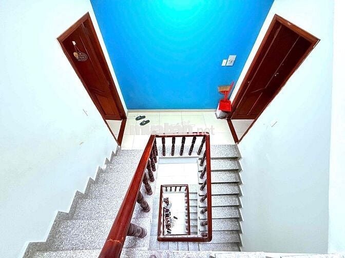Bán nhà mặt tiền Nguyễn Văn Quá