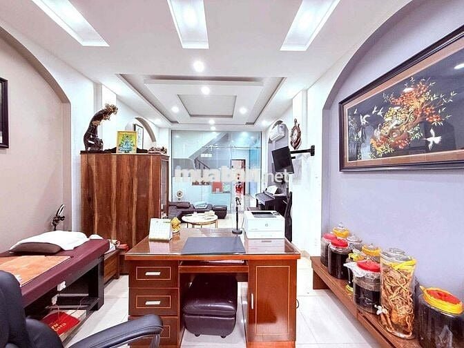 Bán nhà mặt tiền Nguyễn Văn Quá
