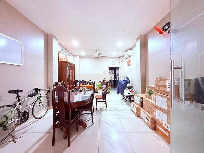 Bán nhà mặt tiền Nguyễn Văn Quá