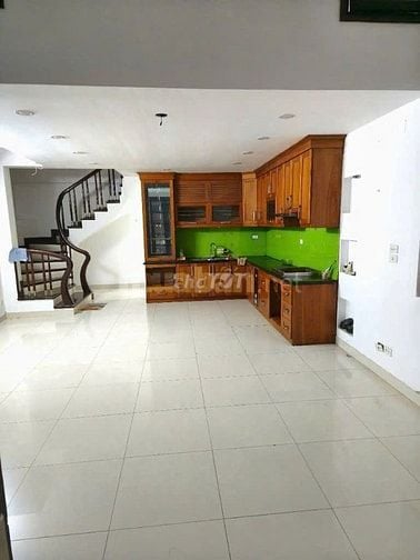 Cho thuê nhà nguyên căn phố Đào tấn- Ba đình 