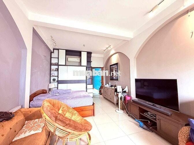 Bán nhà mặt tiền Nguyễn Văn Quá